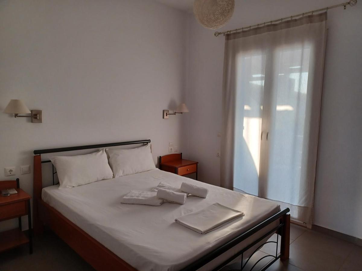 Taxiarchis Studios Agios Georgios  Buitenkant foto