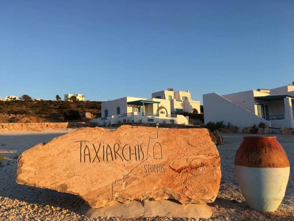 Taxiarchis Studios Agios Georgios  Buitenkant foto