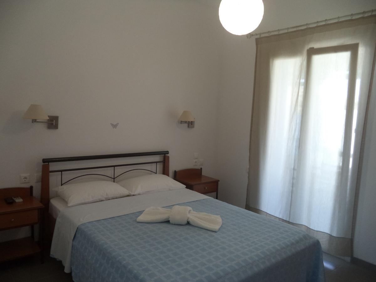 Taxiarchis Studios Agios Georgios  Buitenkant foto